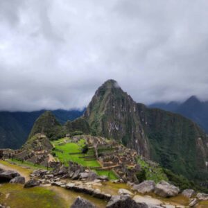 Machu Picchu en un Día: Aventura en Tren desde Cusco